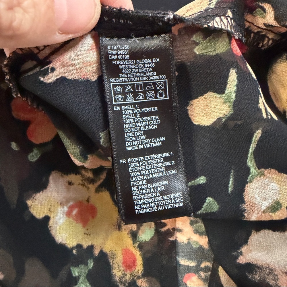 Forever 21 Womens Dark Floral Top Size Medium Sheer Forest Fairy Dark Romantic - Picture 8 of 9